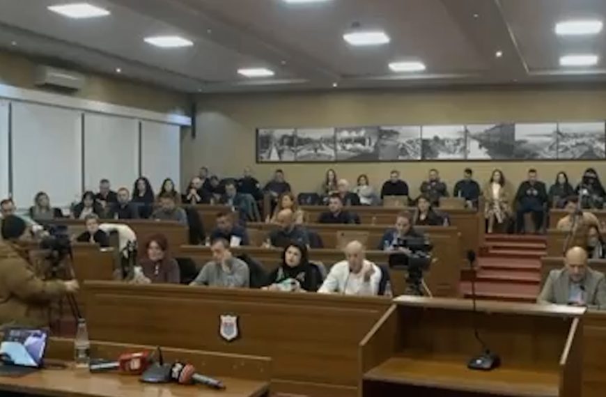 Përplasje mes socialistëve në këshillin bashkiak të Shkodrës: Kush je ti me&hellip;