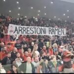 Tifozët kuqezi: “Arrestoni Ramën” në ndeshjen Shqipëri-Bjellorusi / Flamingot çojnë protestën në stadium: “Rama jepe dorëheqjen”