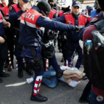 “Shërbeni popullit, jo politikës” / Ish efektivi i FNSH Shkodër apel kolegëve: Jeni pa uniforma, pa repart, pa paga. Mos dhunoni protestuesit