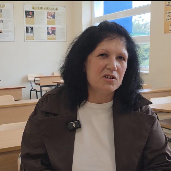 Një gjyshe nis shkollën e mesme në Shkodër / “Nuk&hellip;