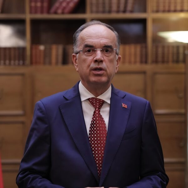E turpshme! Presidenti Begaj kundër studentëve: Dhuna nuk është zgjidhje