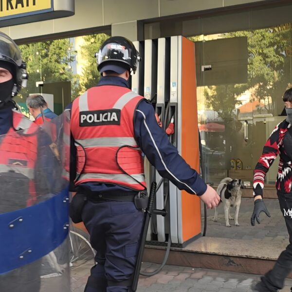 “Mos ia jep të thashë…” / Policia e Shkodrës kap&hellip;