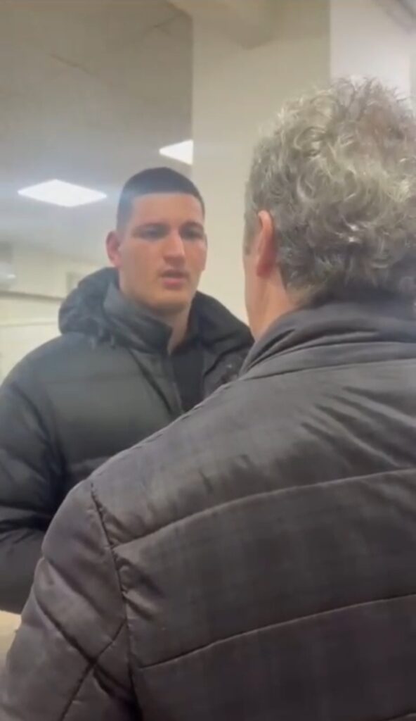 “Kush je ti që filmon ore…” / Polici pa uniformë…