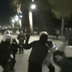 Protestuesi i vetëm përballët me 7 policë / Rrahi një efektiv, qytetarin e marrin zvarrë